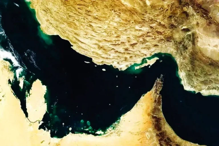 تنگه هرمز
